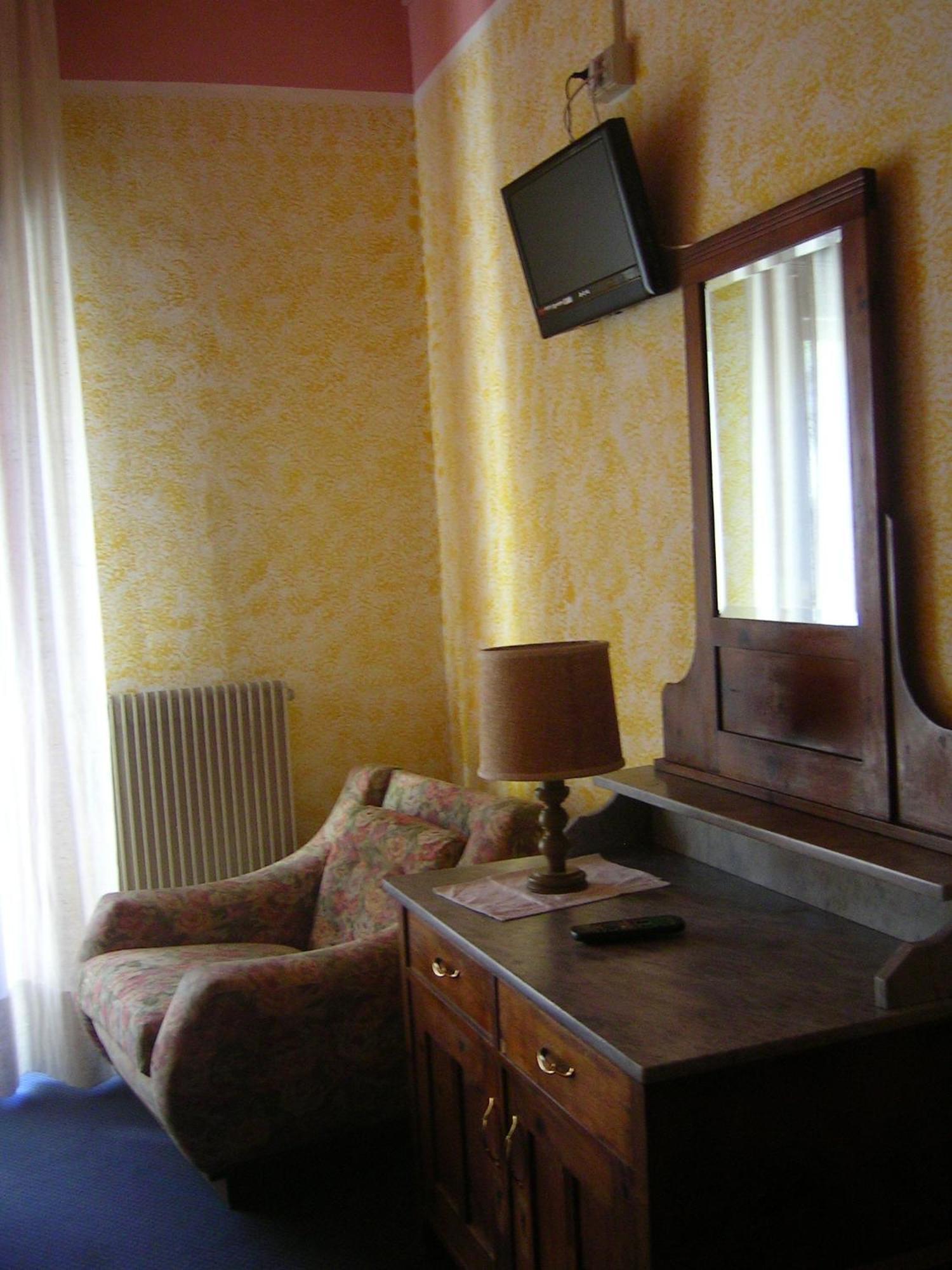 Albergo San Cristoforo بيرجيني فالسويانا المظهر الخارجي الصورة